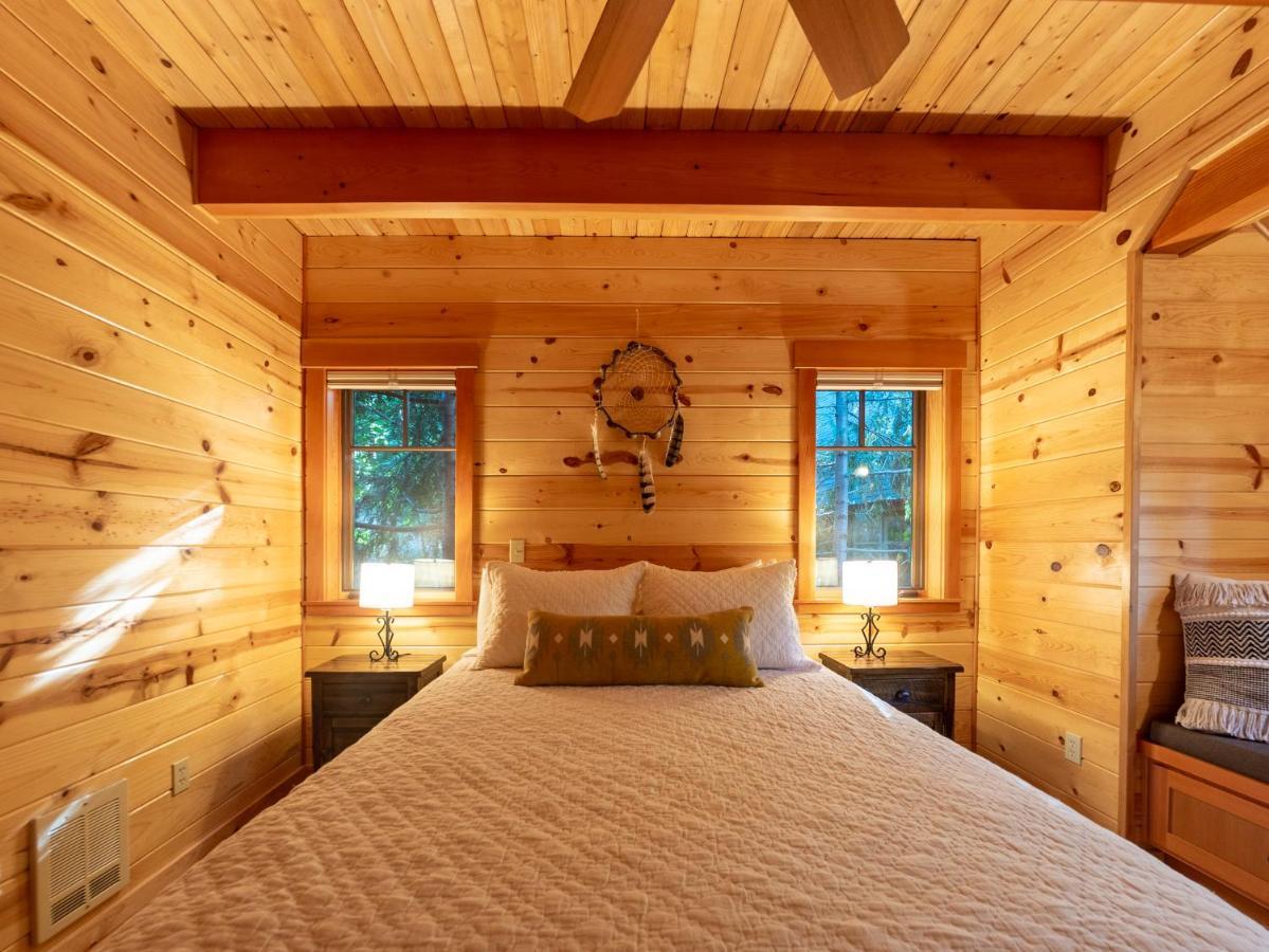 On The River Wooded Bliss Cabin Near Loloma McKenzie Bridge المظهر الخارجي الصورة