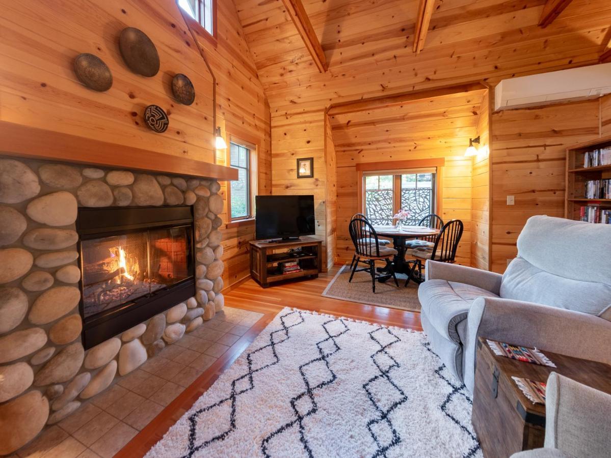 On The River Wooded Bliss Cabin Near Loloma McKenzie Bridge المظهر الخارجي الصورة